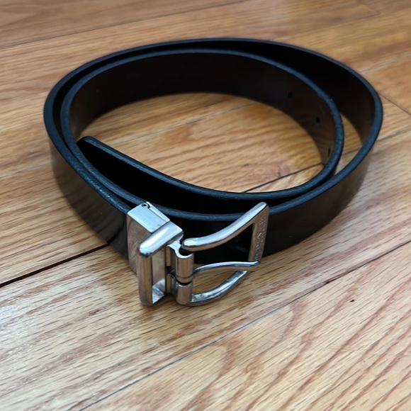 Kenneth Cole Reaction Black Leather Belt - Picture 1 of 4